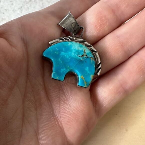 Vintage Navajo Sterling And Turquoise Bear Pendant - Picture 7 of 7
